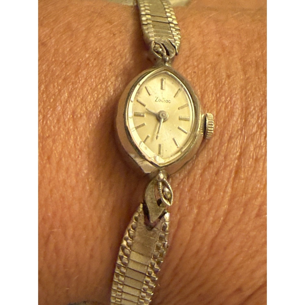 Vintage Zodiac Woman's Watch‎ 10k R.G.P. Bezel Stainless Steel USA needs battery